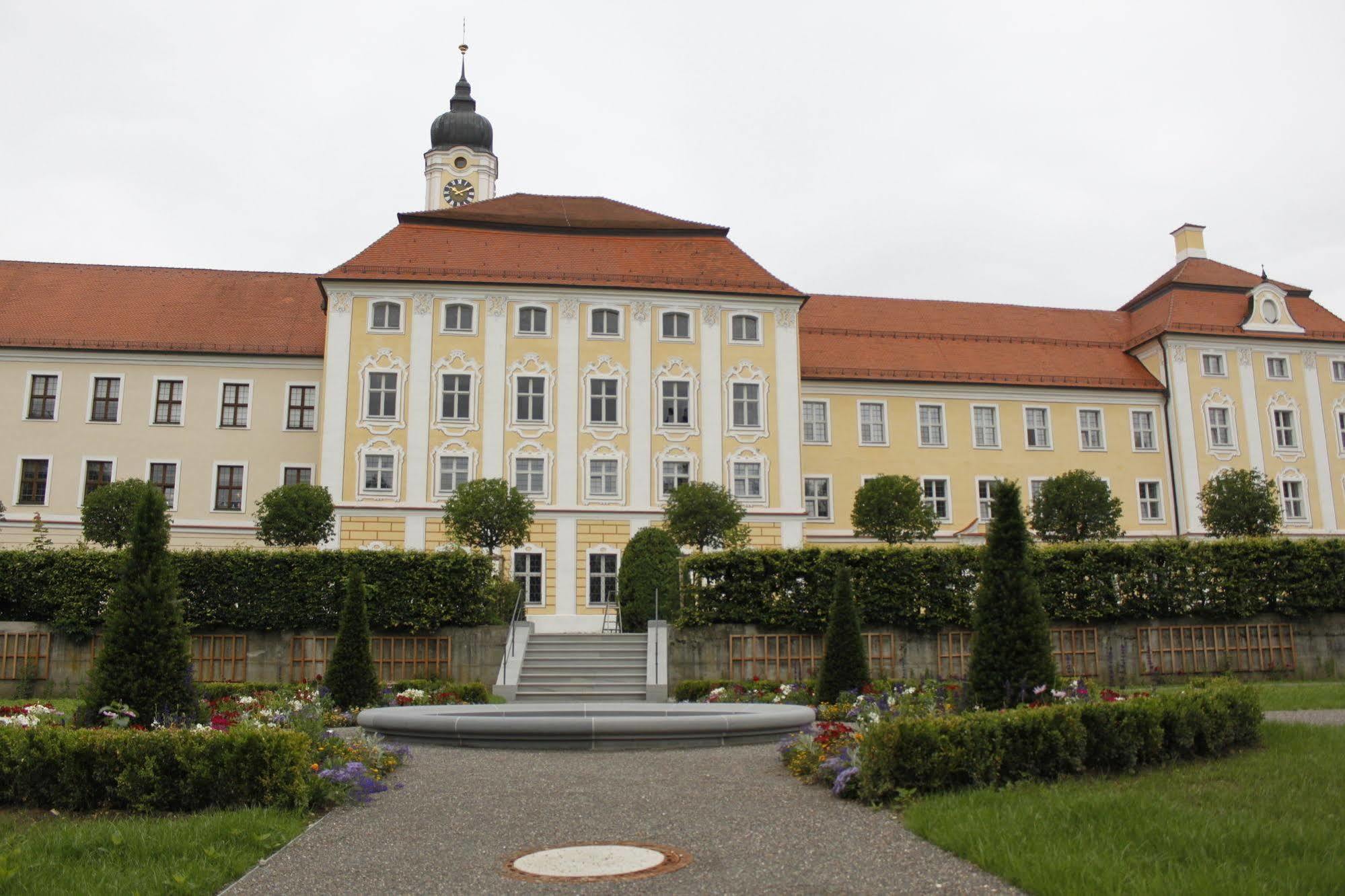 Klostergasthof Roggenburg מראה חיצוני תמונה